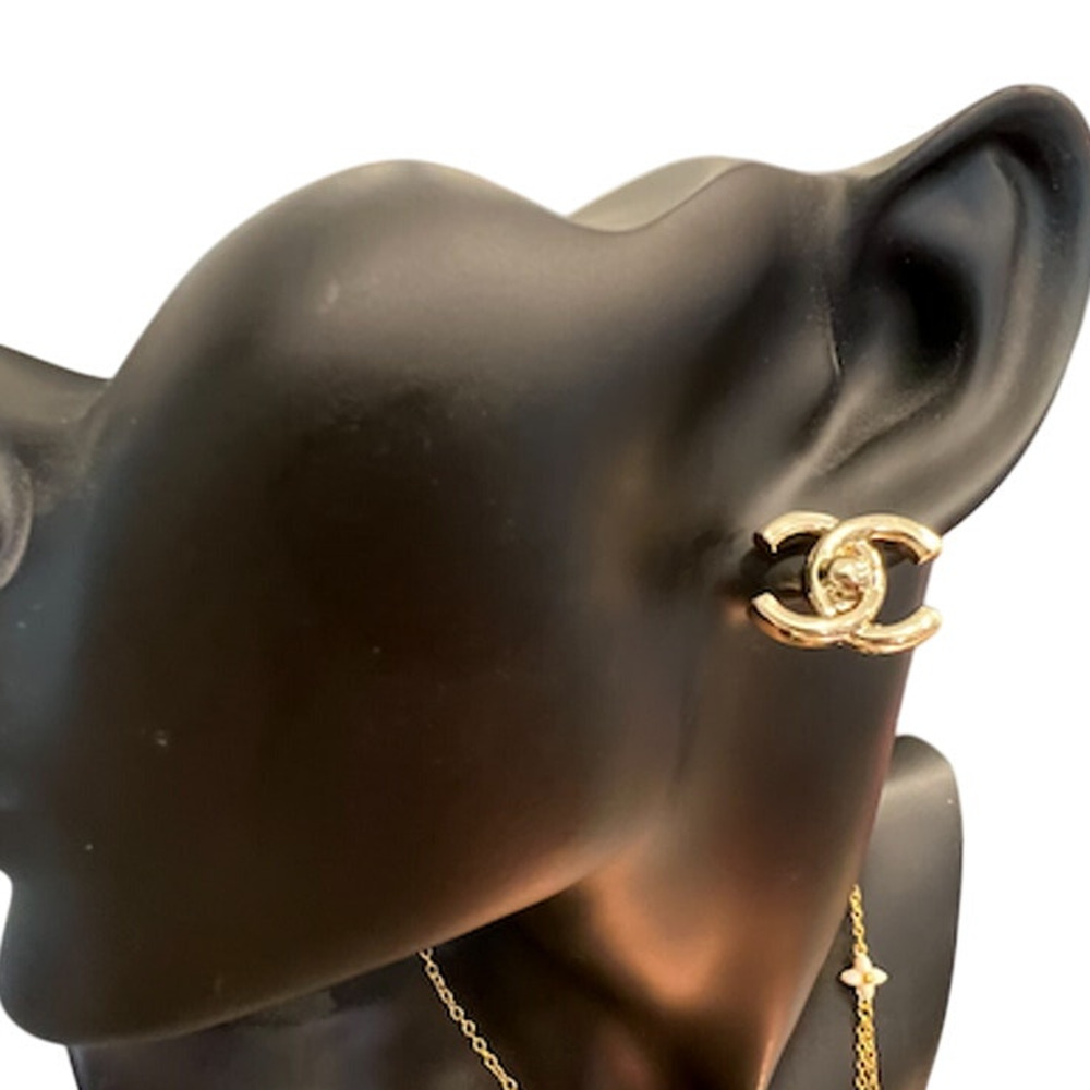 CHANEL Interlocking Gold Turnlock Earrings B25 C (CCXX030) - Picture 4 of 5